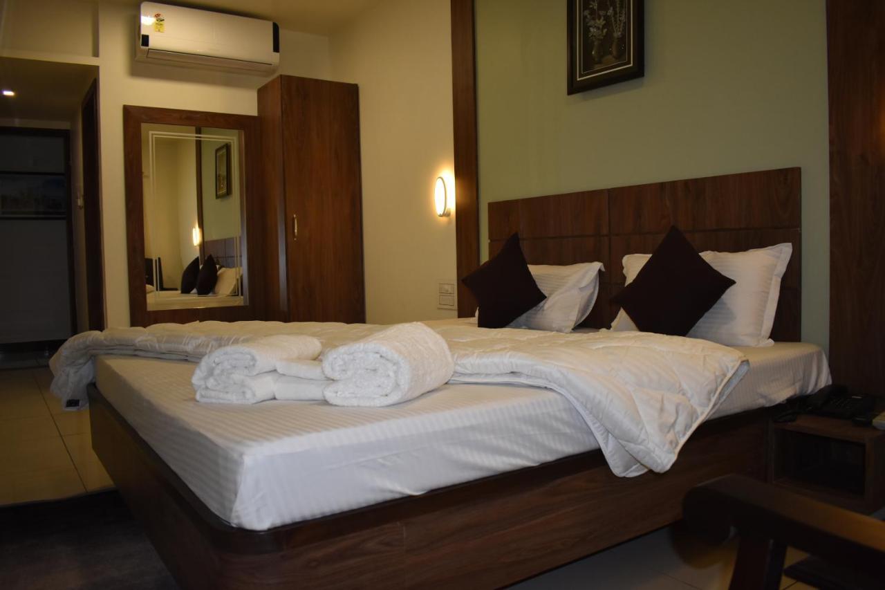 Hotel Shyam Palace Bhudzs Kültér fotó